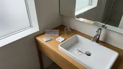 血が混じる痰・唾：原因は肺だけじゃない？見分けのヒントと受診の目安