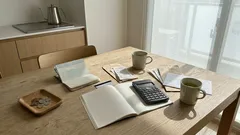 65歳以上の無職夫婦、年金と生活費の差はいくら？2024年家計調査で「足りない額」を見える化